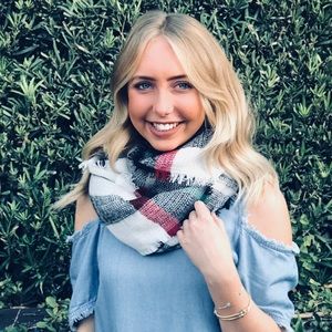 Meet your Posher, Tara